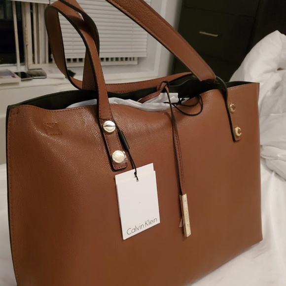 Calvin Klein Handbags - 🔥[SOLD] NWT Authentic Calvin Klein Shoulder Bag